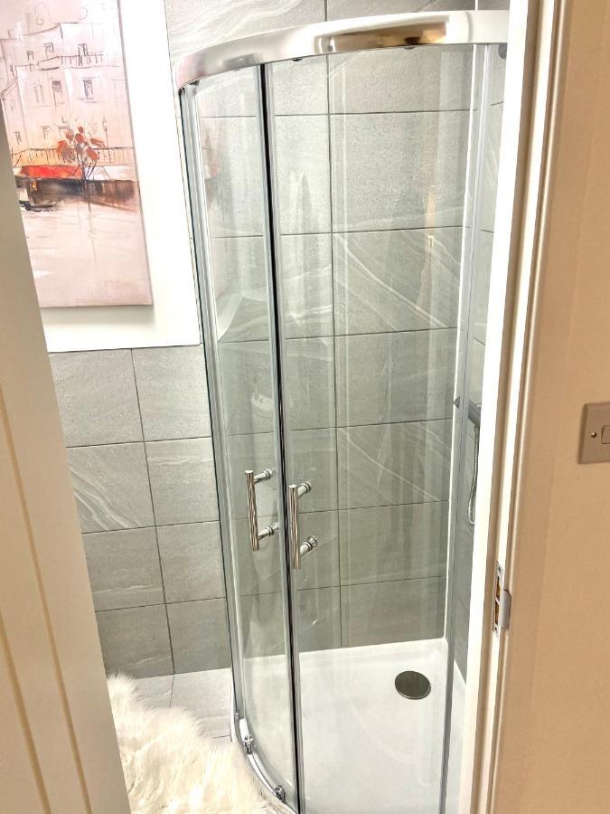London Studio Self Contained, Newly Furbished Екстер'єр фото